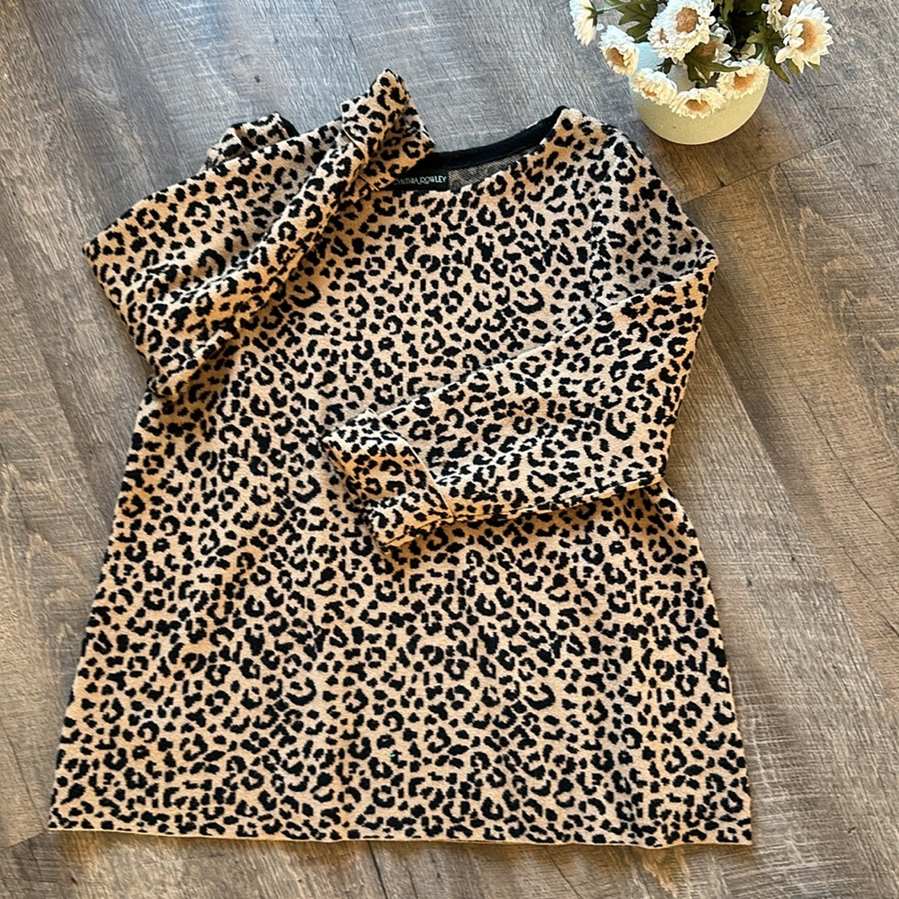 Sweater Top Cheetah Print Size L